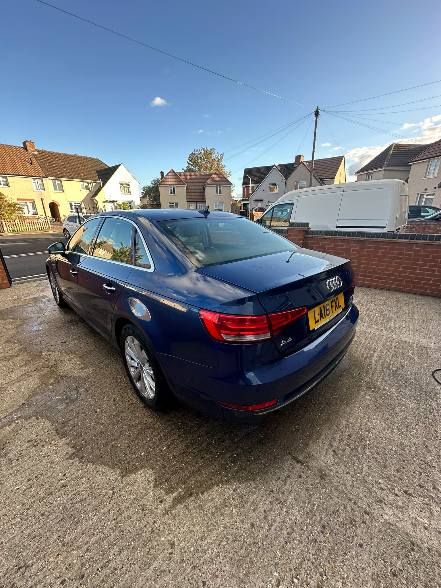 Audi A4 2.0 TDI S line photo 8
