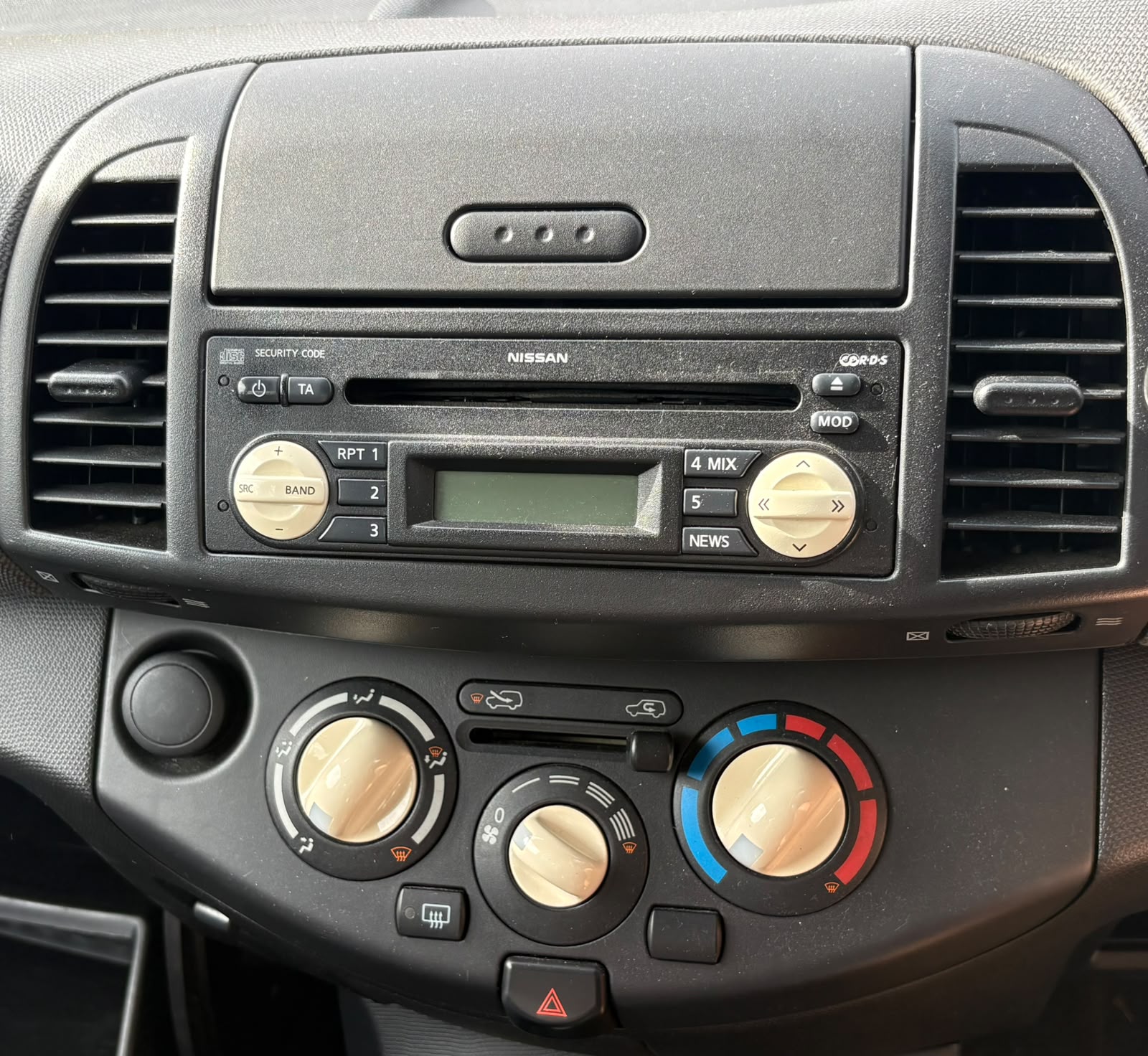 Nissan Micra 1.2 Petrol photo 12